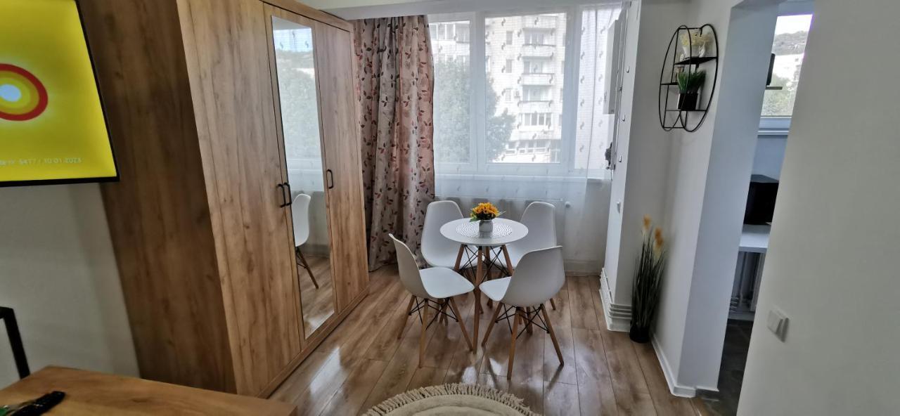 Ana Studio Apartment Targu-Mures Bagian luar foto